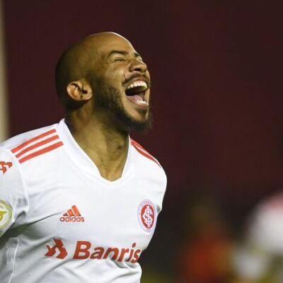 Internacional bate Sport em Recife e sobe na tabela do Brasileiro