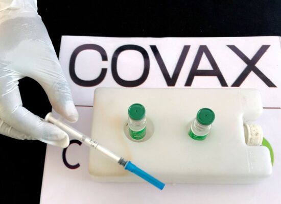 Meta de entrega de vacinas para Covax em 2021 é reduzida