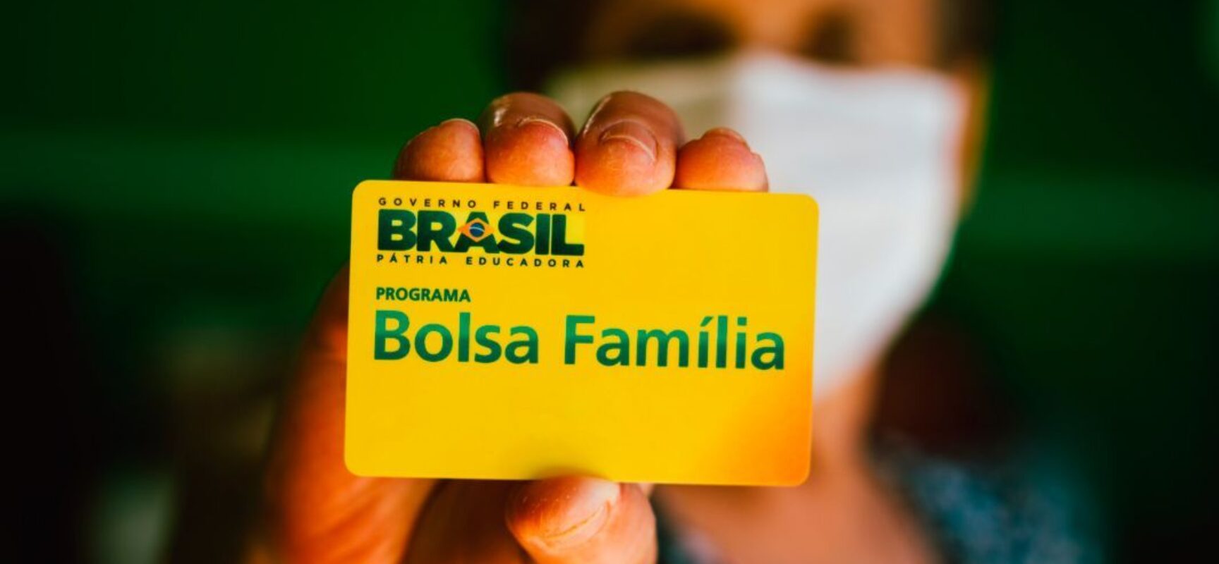 Governo diz que novo Bolsa Família sai quinta com mínimo de R$ 600 por família