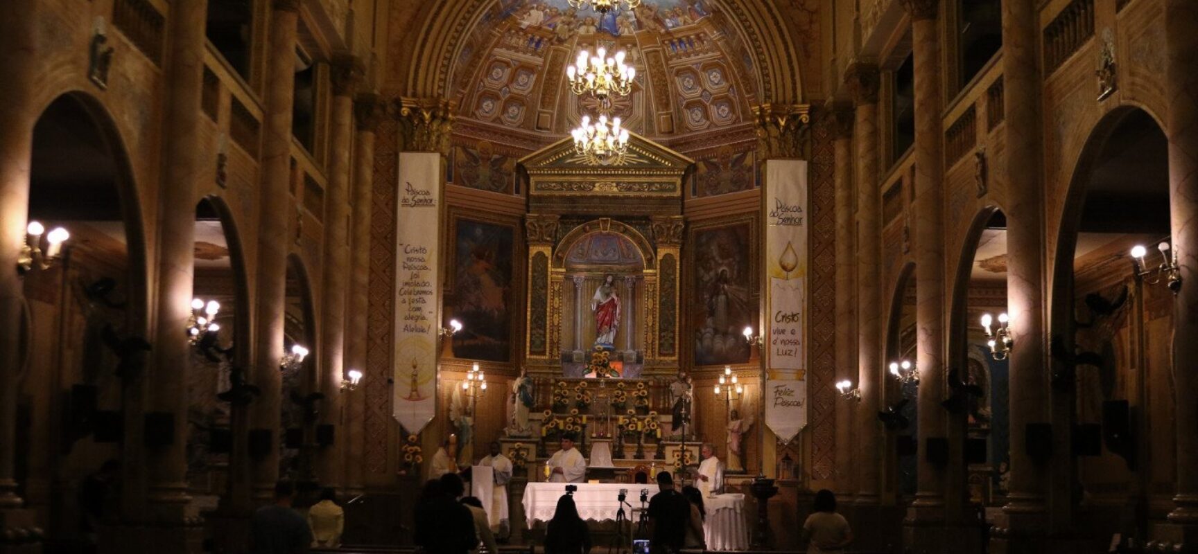 Ricardo Nunes sanciona lei que torna templos e igrejas serviços essenciais