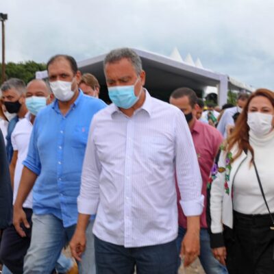 No sul da Bahia, Rui Costa diz que vida das pessoas está acima dos lucros do Carnaval