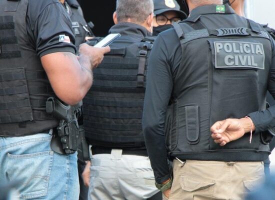 Suspeito de latrocínio na Bahia é localizado em SP após postar foto com fuzil