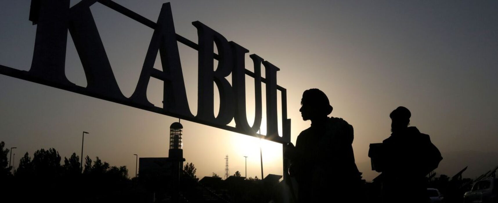 Talibã pede a companhias aéreas que retomem voos internacionais