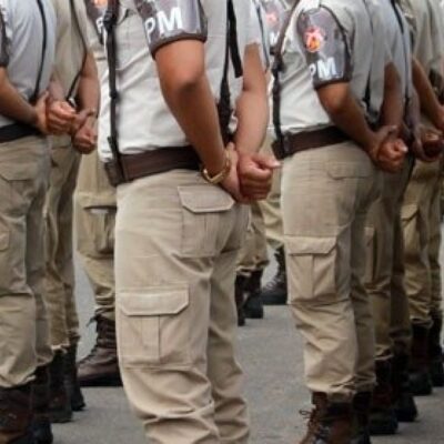 Três a cada dez PMs pretendem ir a atos a favor de Bolsonaro, diz pesquisa