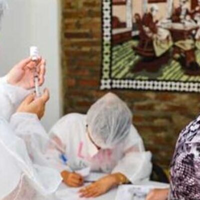 Vacinação: Ilhéus aplica apenas 2ª dose contra a Covid-19 nesta terça (14)