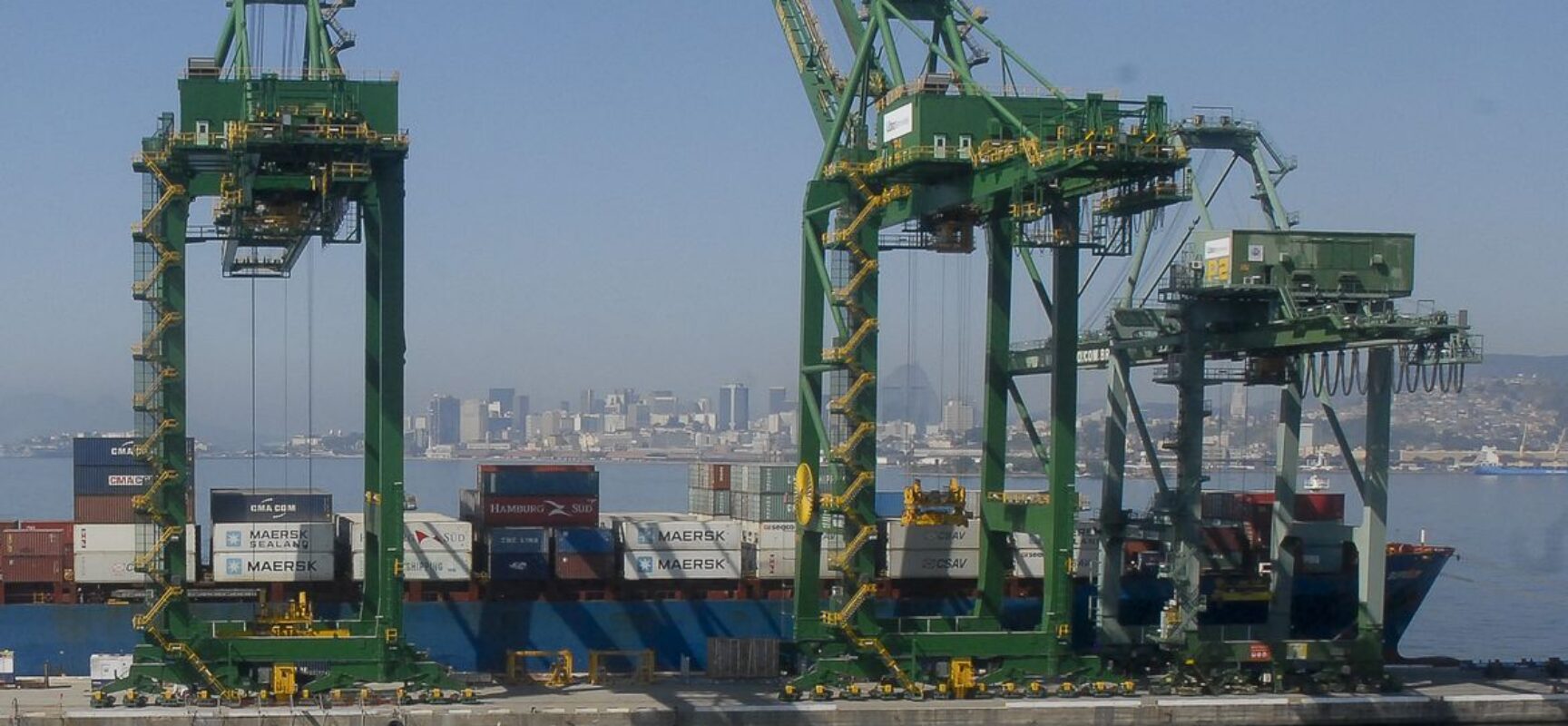 Aumento das importações faz superávit comercial cair 15% em setembro