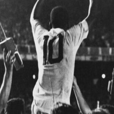 BARCELONA DE ILHÉUS: Parabéns Rei “Pelé”.