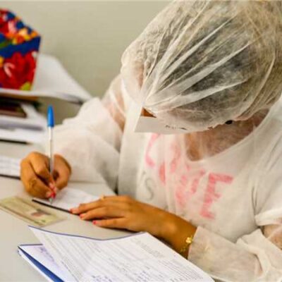 Covid-19: Sesau alerta sobre importância do cartão para completar esquema vacinal