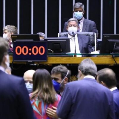 Cúpula do PP avalia criar federação com o PL para eleições de 2022
