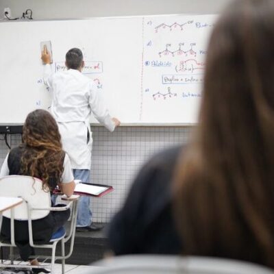 Dia do Professor: docentes contam como está sendo preparo para o Enem