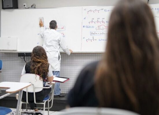 Dia do Professor: docentes contam como está sendo preparo para o Enem