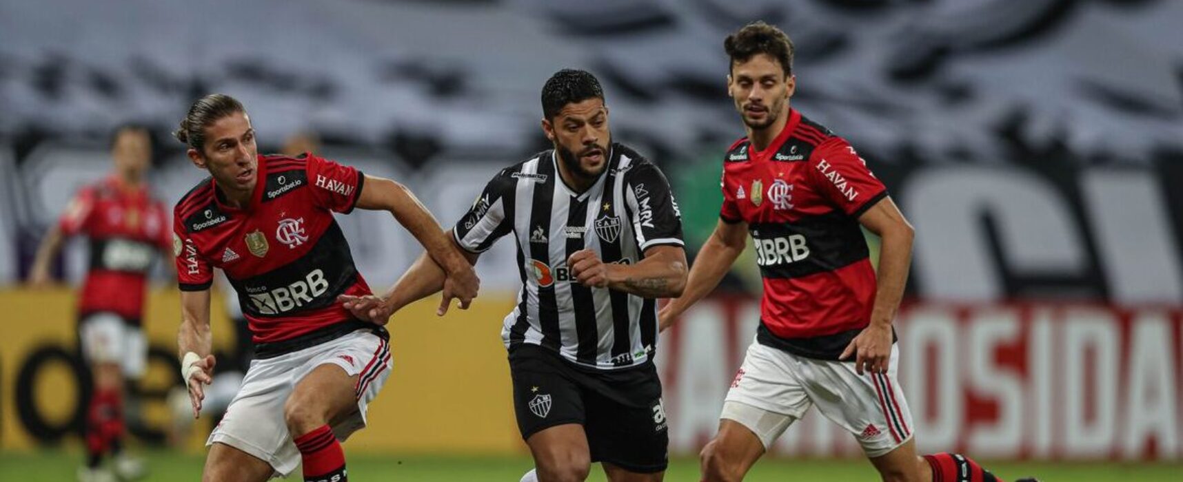 Flamengo recebe Atlético-MG tentando diminuir distância para liderança