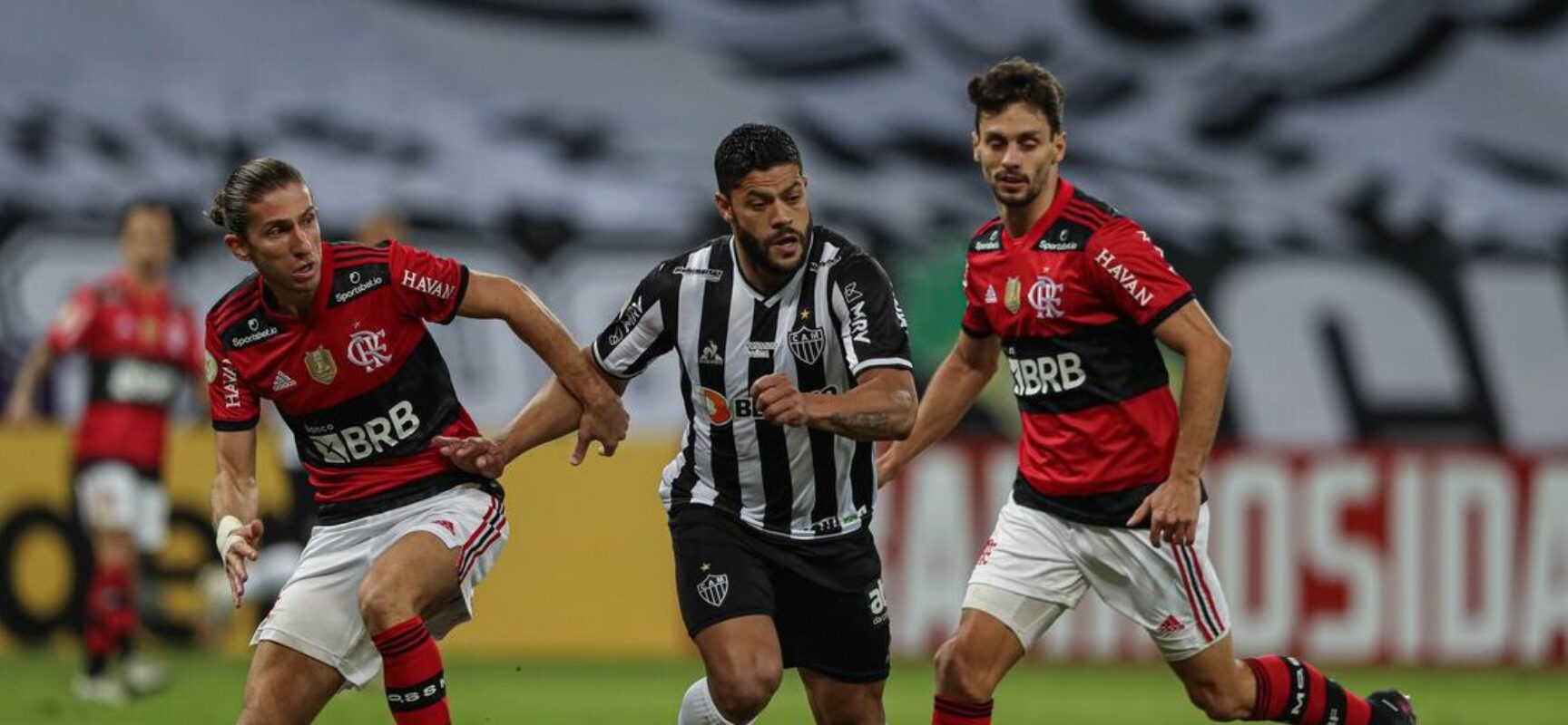 Flamengo recebe Atlético-MG tentando diminuir distância para liderança