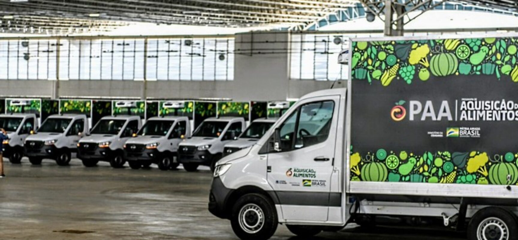 Governo Federal entrega caminhões do Programa Alimenta Brasil na Bahia