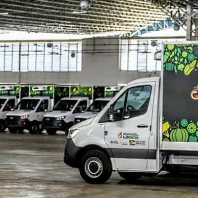 Governo Federal entrega caminhões do Programa Alimenta Brasil na Bahia