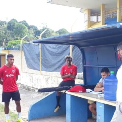 MENINOS DA BASE COMEÇARAM A SE APRESENTAR.