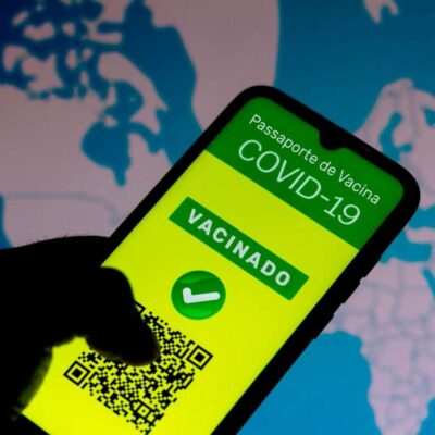 Passaporte da vacina é constitucional, diz advogado
