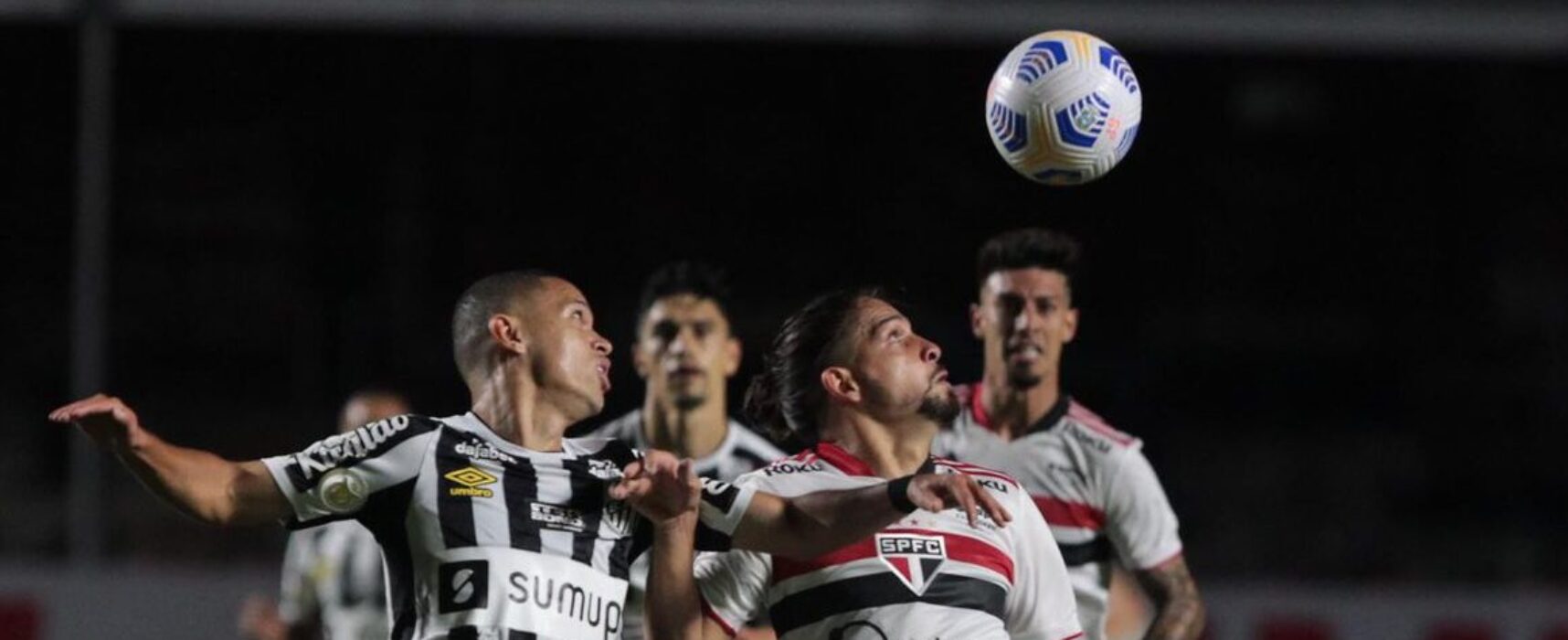 São Paulo e Santos empatam no Morumbi e seguem próximos do Z4