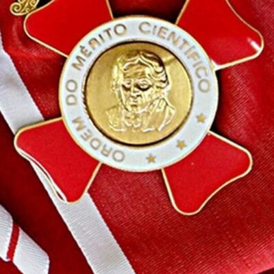 21 cientistas renunciam homenagem após Bolsonaro retirar medalha de pesquisador
