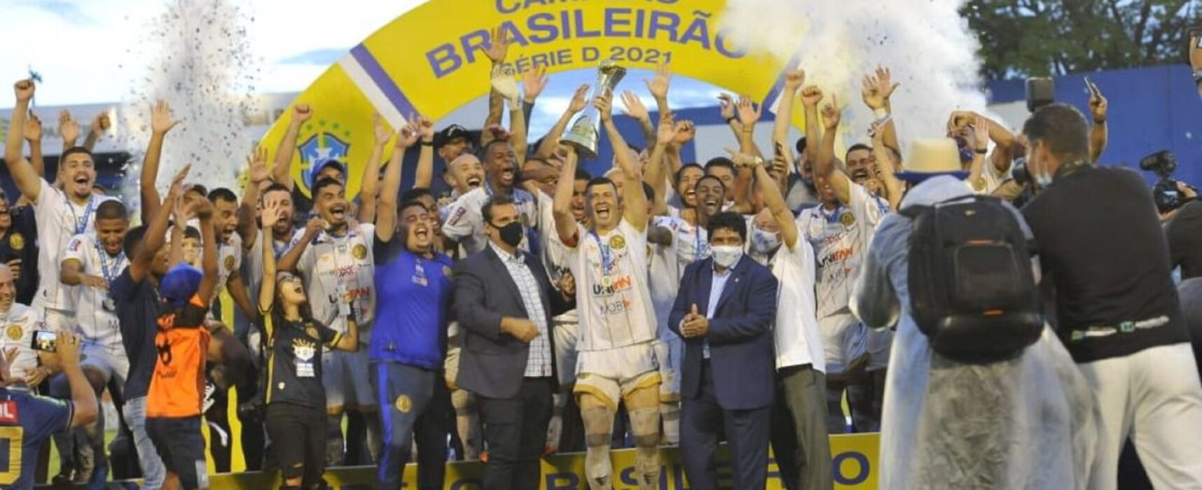 Aparecidense-GO segura Campinense-PB e leva título inédito da Série D