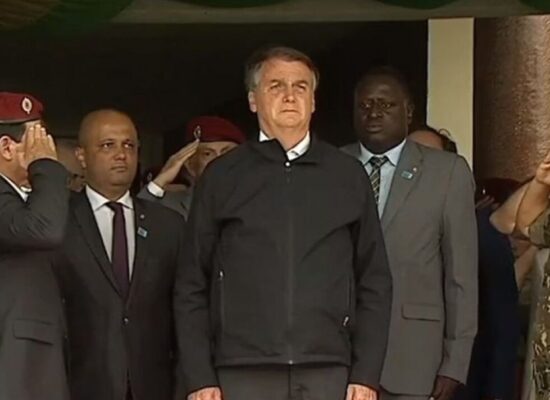 Bolsonaro diz que Brasil e o mundo não aguentam um novo lockdown