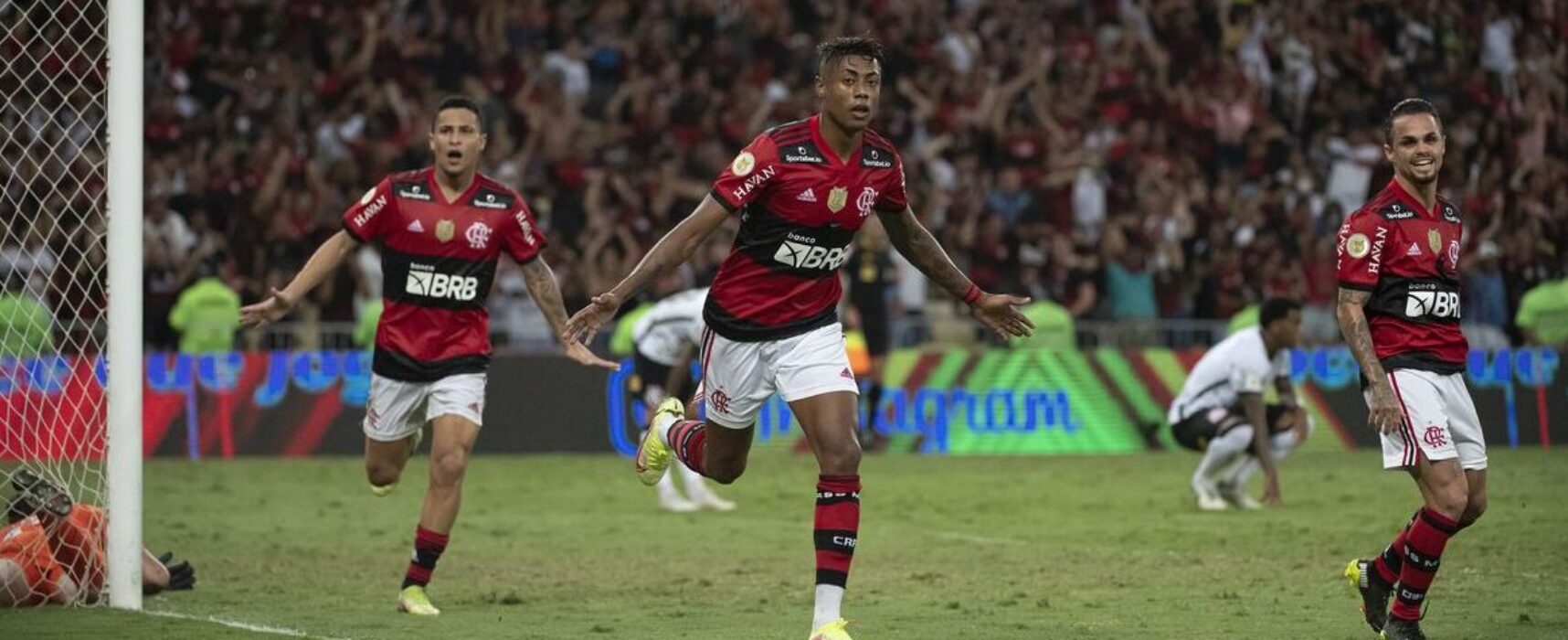 FLAMENGO EMPATA COM A LDU NUM JOGO MORNO