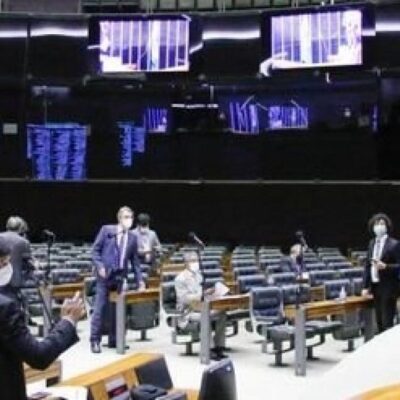 Câmara aprova MP do programa Auxílio Brasil com ampliação de famílias beneficiadas