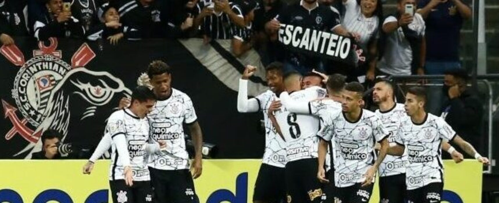 Ceará bate Corinthians e entra na briga por vaga na Libertadores