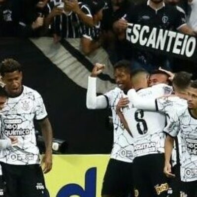 Ceará bate Corinthians e entra na briga por vaga na Libertadores