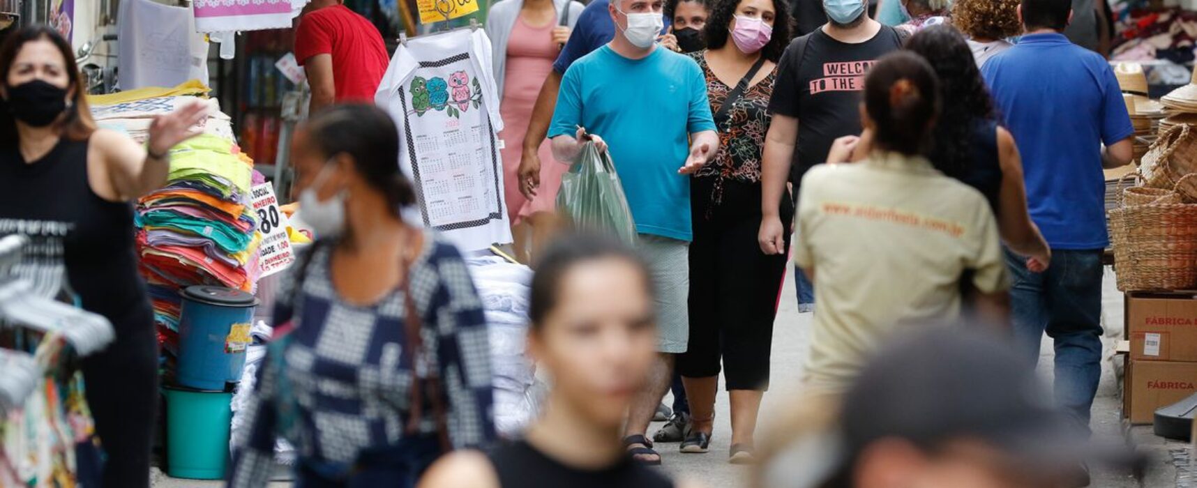 Covid-19: país tem 21,8 milhões de casos e quase 608 mil mortes