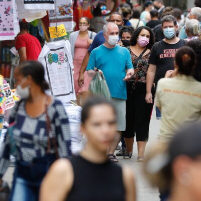 Covid-19: país tem 21,8 milhões de casos e quase 608 mil mortes