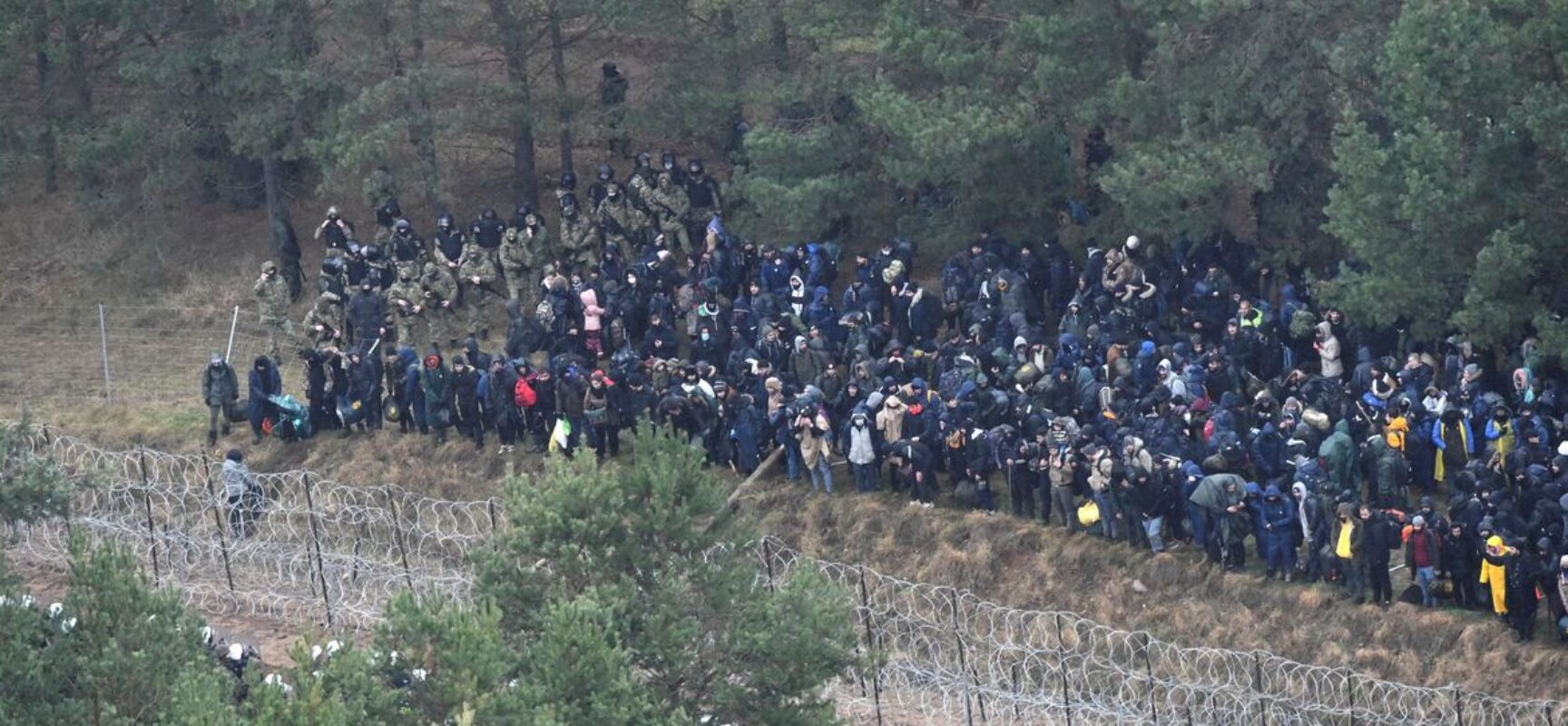 Crise na fronteira: Bielorrússia tenta convencer migrantes a regressar