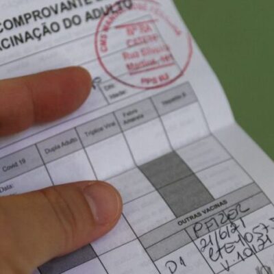 Governo da Bahia publica decreto que exige vacinação de servidores públicos