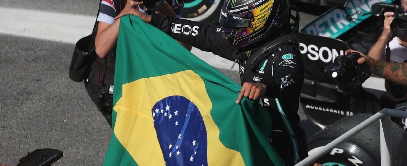 Hamilton vence GP de São Paulo em fim de semana impressionante na F1