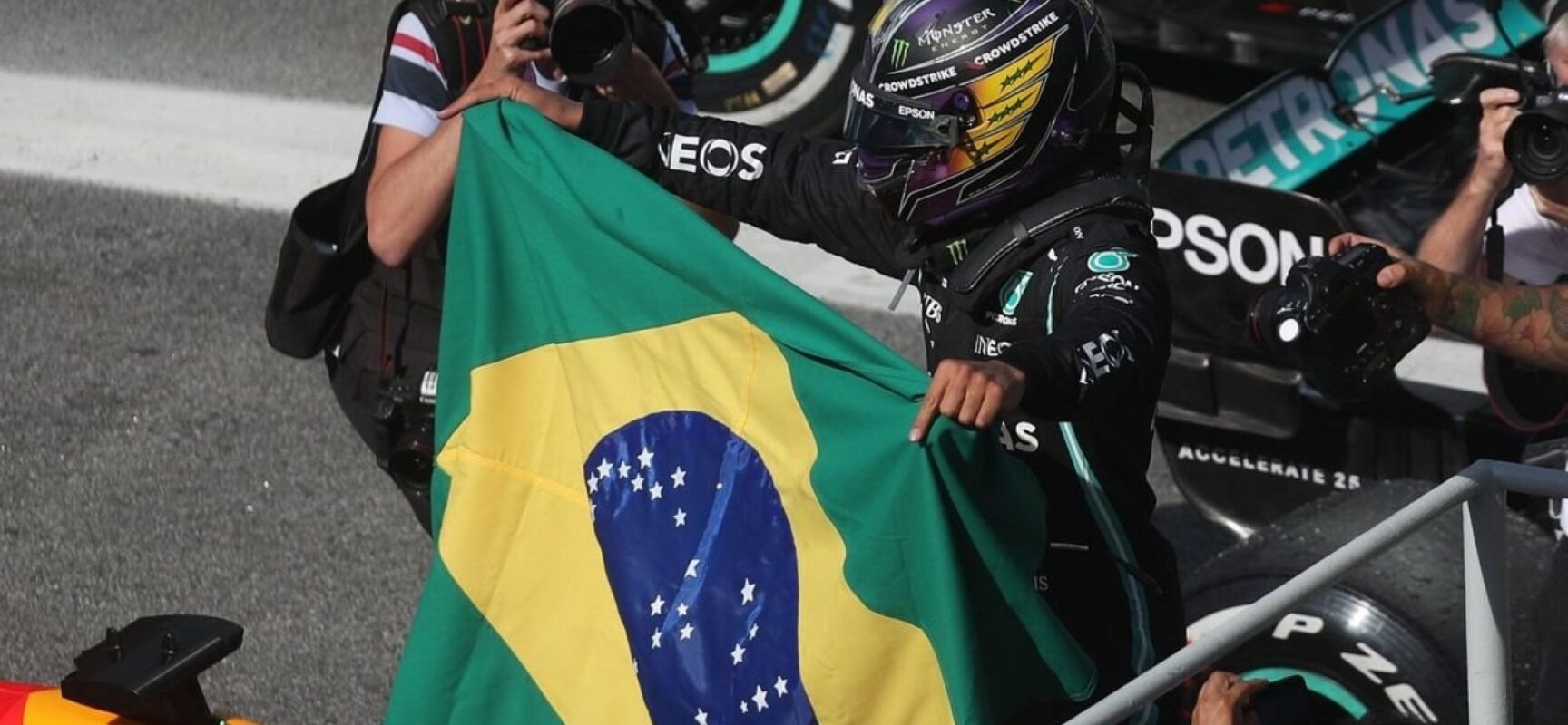 Hamilton vence GP de São Paulo em fim de semana impressionante na F1
