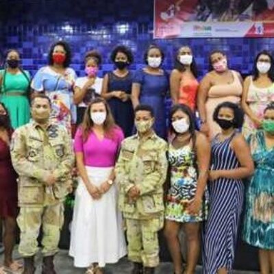 Ilhéus: Prefeito Mário Alexandre entrega certificados de cursos profissionalizantes