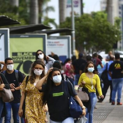 Não há casos da nova variante identificados no Brasil, diz ministério