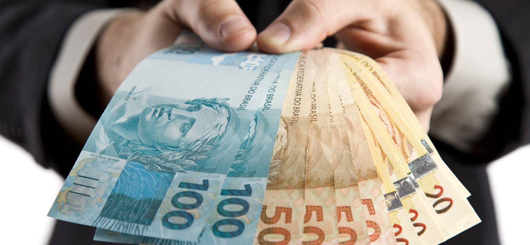 Nesta terça-feira, 30, deve ser pago o 13º salário. Se a empresa não pagar a primeira parcela o que acontece?