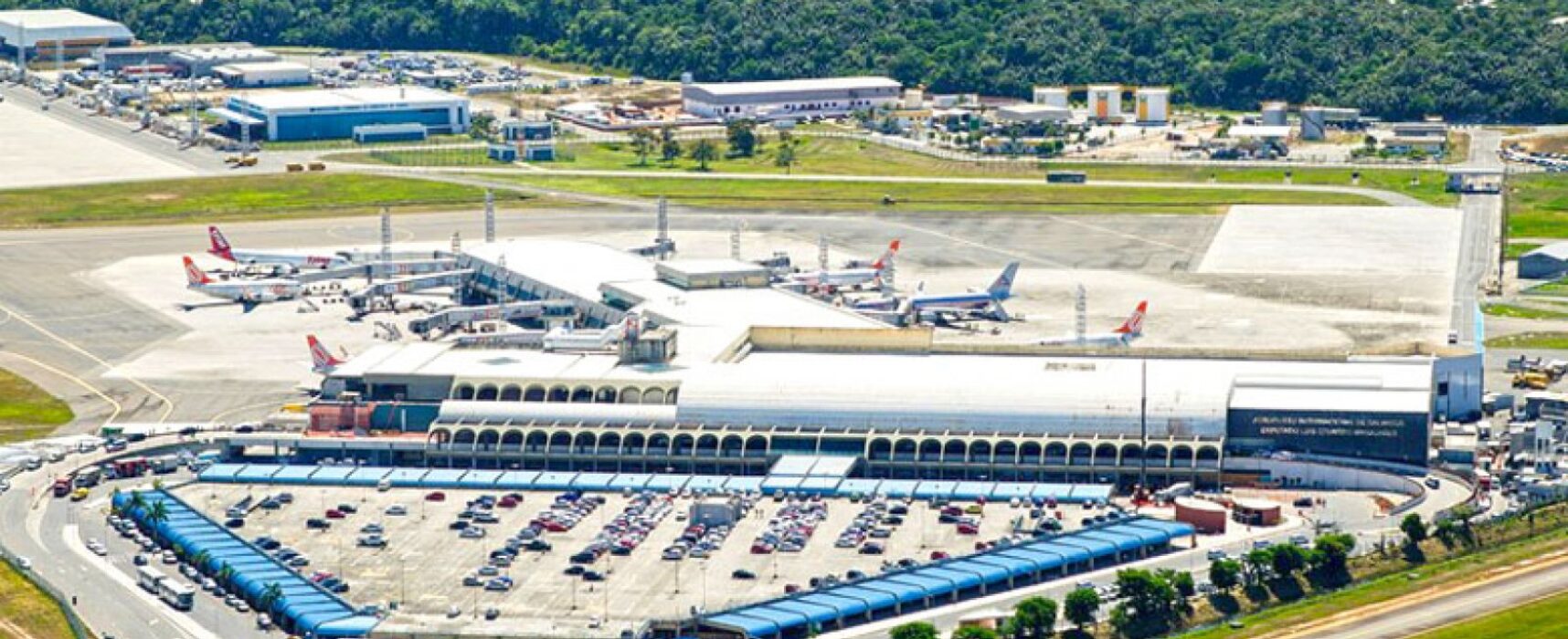Secretária da Saúde afirma que portos e aeroportos baianos terão pontos de vacinação contra Covid