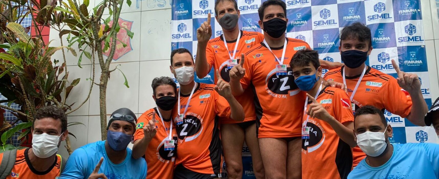 Secretaria de Esportes: Atletas da natação fazem a festa no Parque Aquático do Ciso