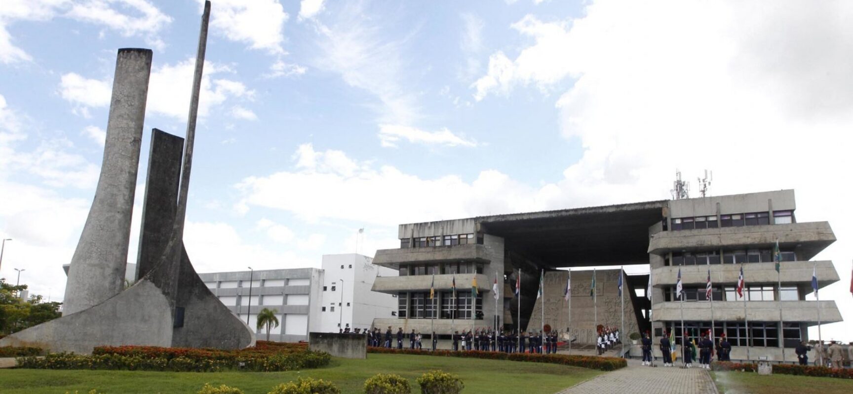 Alba aprova reajuste de 4% para funcionalismo estadual da Bahia