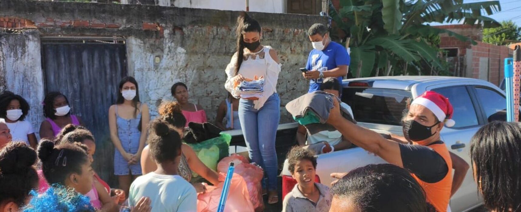 Alunos da Faculdade de Ilhéus fazem doações para famílias vítimas das chuvas na região