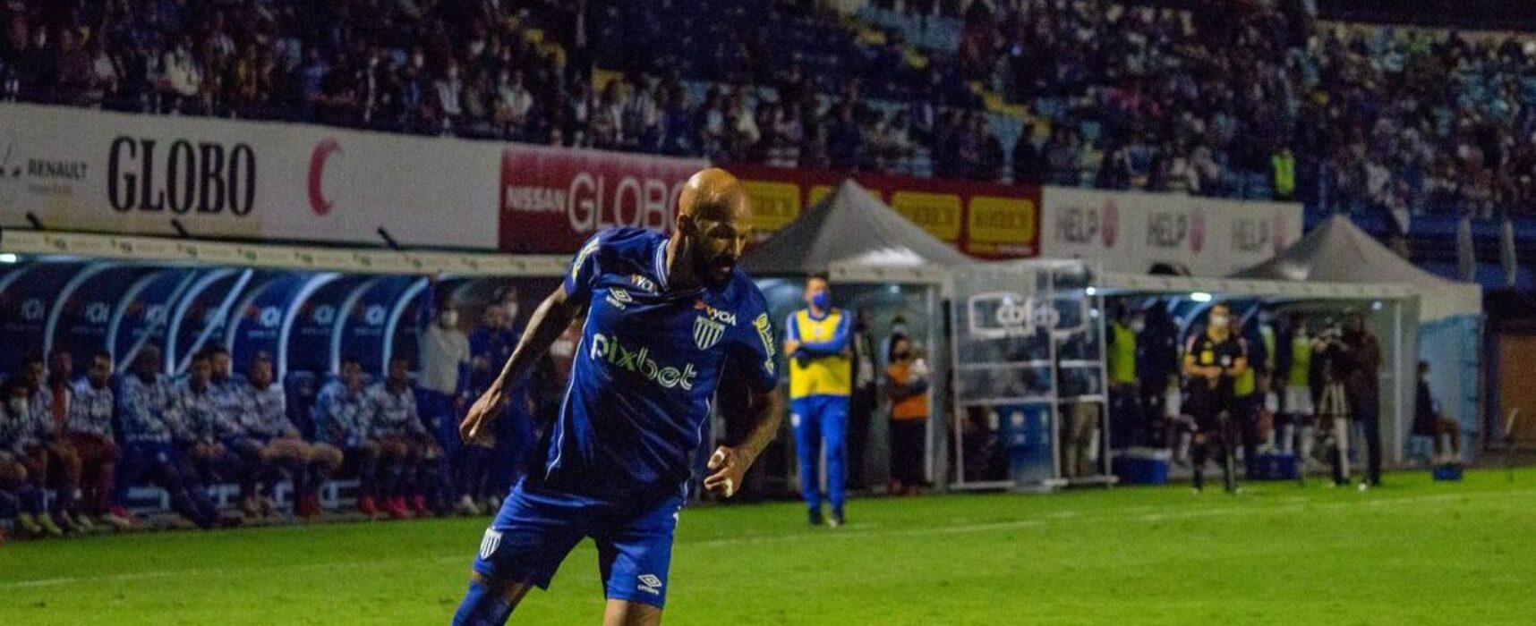 Avaí é denunciado por atrasos e punição pode custar acesso à Série A