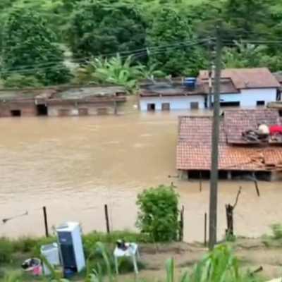 Conder fará reconstrução de casas destruídas pelas chuvas no extremo sul da Bahia