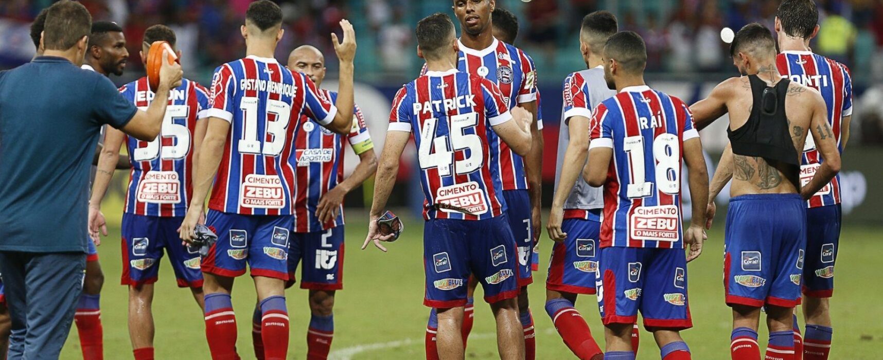 Confira lista de jogadores do Bahia que têm vínculo para 2022 e quem termina o contrato este ano