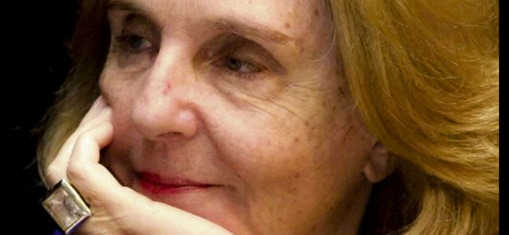 Escritora Lya Luft morre, aos 83 anos, em Porto Alegre