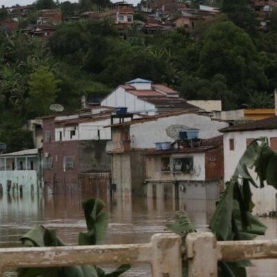 Governo brasileiro dispensa ajuda argentina no socorro às vítimas das chuvas na Bahia