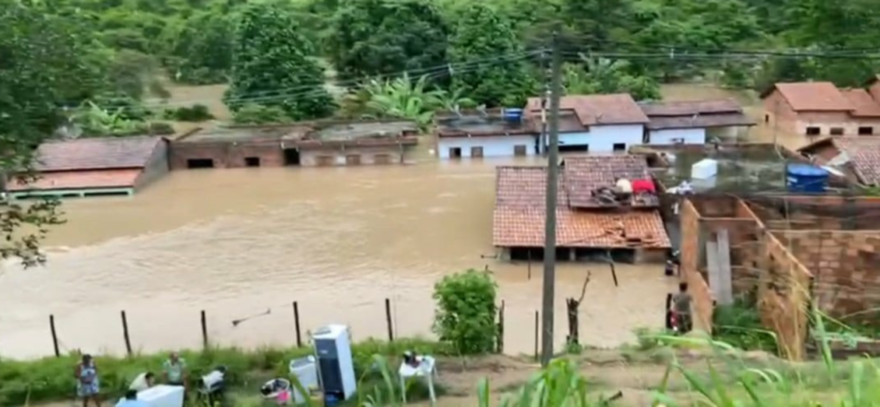 Governo decreta situação de emergência em 24 municípios baianos atingidos pelas chuvas