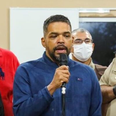 LEGISLATIVO E EXECUTIVO ILHEENSE RECEBEM COMANDANTE GERAL DOS BOMBEIROS E UM VEREADOR SERÁ INDICADO PARA COMPOR O GABINETE DE CRISE