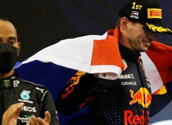 Mercedes protesta após Verstappen derrotar Hamilton na Fórmula 1